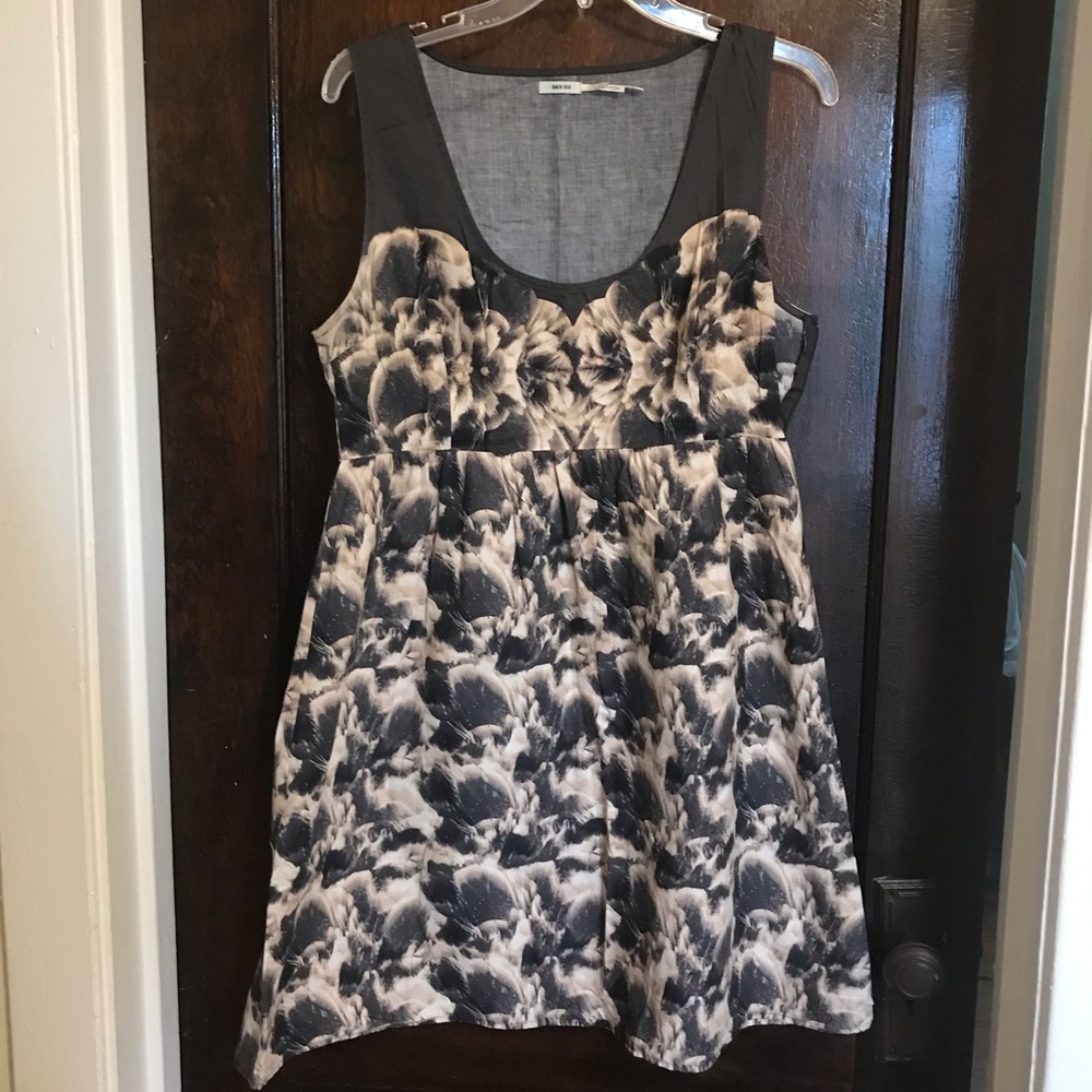 Dark gray and cream abstract floral print dress